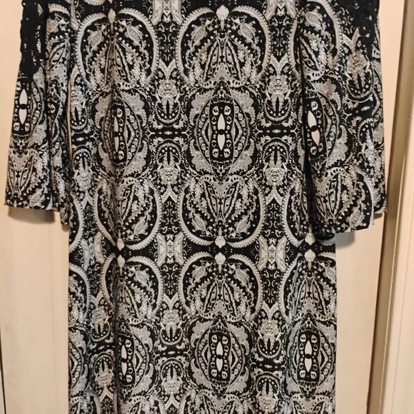 Tacera Black and White Patterned Dress - Picture 7 of 16